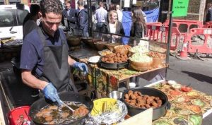 غذاهای خیابانی؛ تجربه‌های محلی در سفرهای جهانی